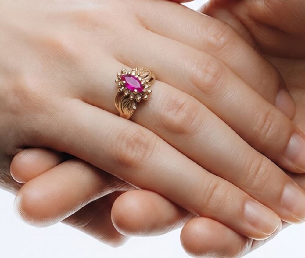 Women's 10k Solid Gold Vintage Genuine Ruby & Diamond Ring With 12k Leafs Size 8